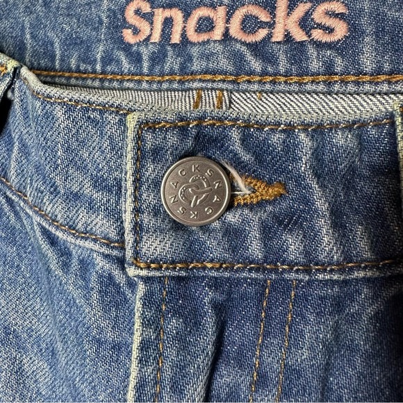 Mother Jeans Snacks High Waisted Twizzy Skimp Jeans in Delicious Memories - Picture 3 of 7